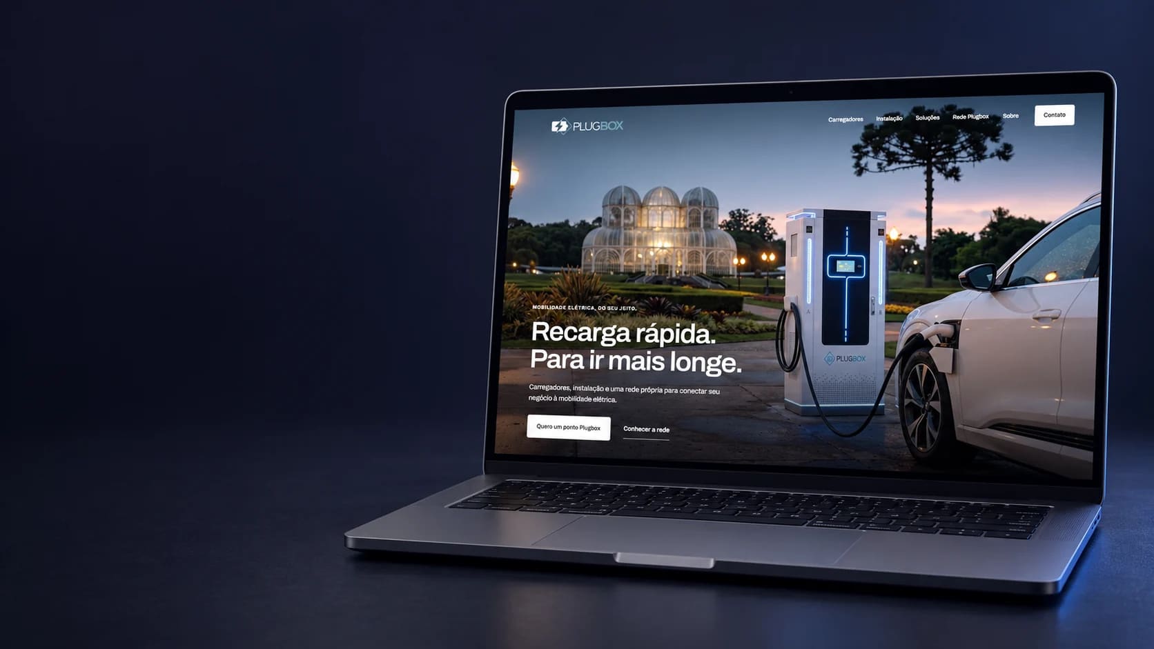 Mockup do site Plugbox desenvolvido pela Codie em um notebook.