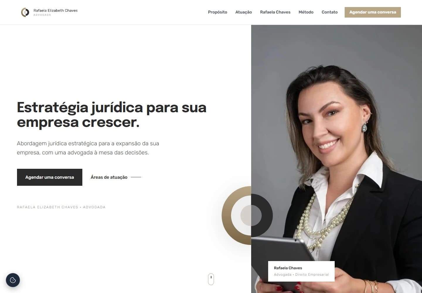 Captura real da Home de Rafaela Chaves no desktop.